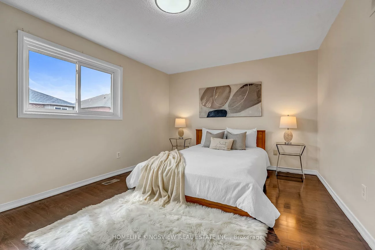 5502, Cosmic, Hurontario, Mississauga