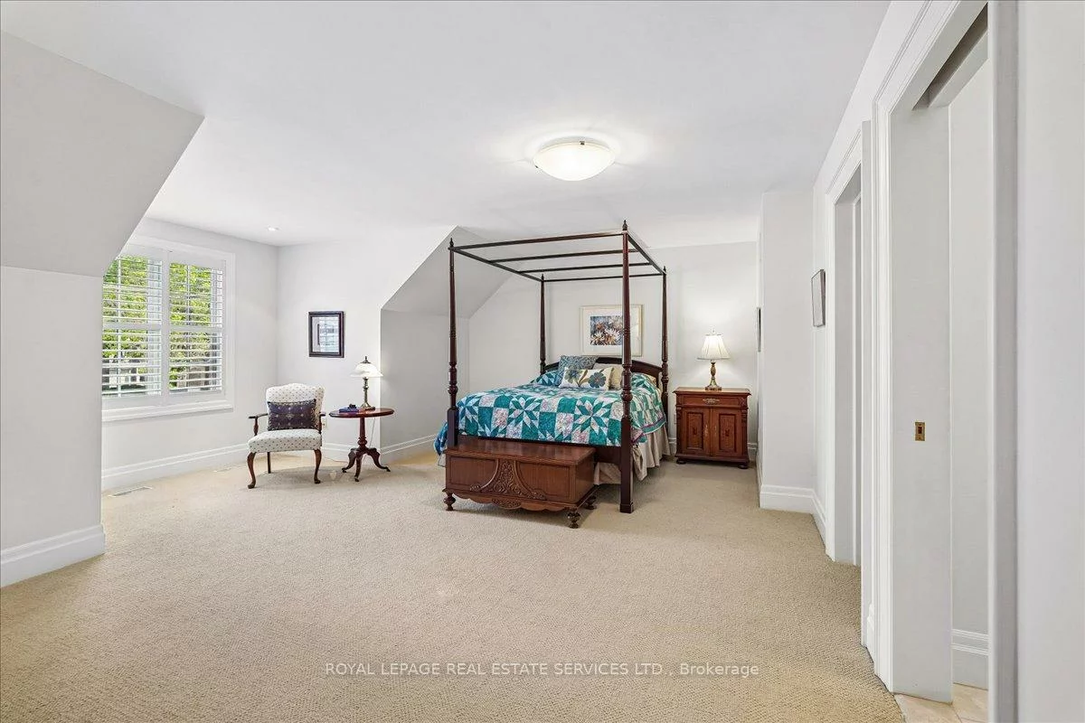 1726, The Pines, Clarkson, Mississauga