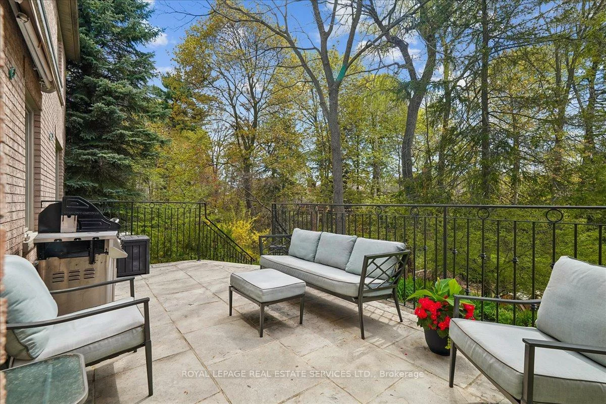 1726, The Pines, Clarkson, Mississauga