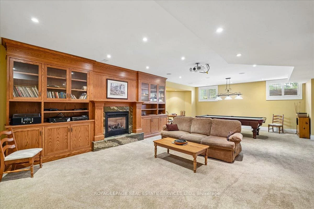 1726, The Pines, Clarkson, Mississauga