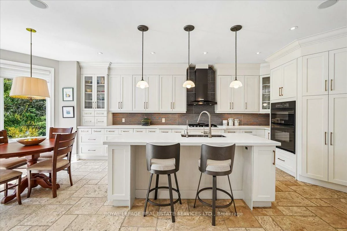 1726, The Pines, Clarkson, Mississauga