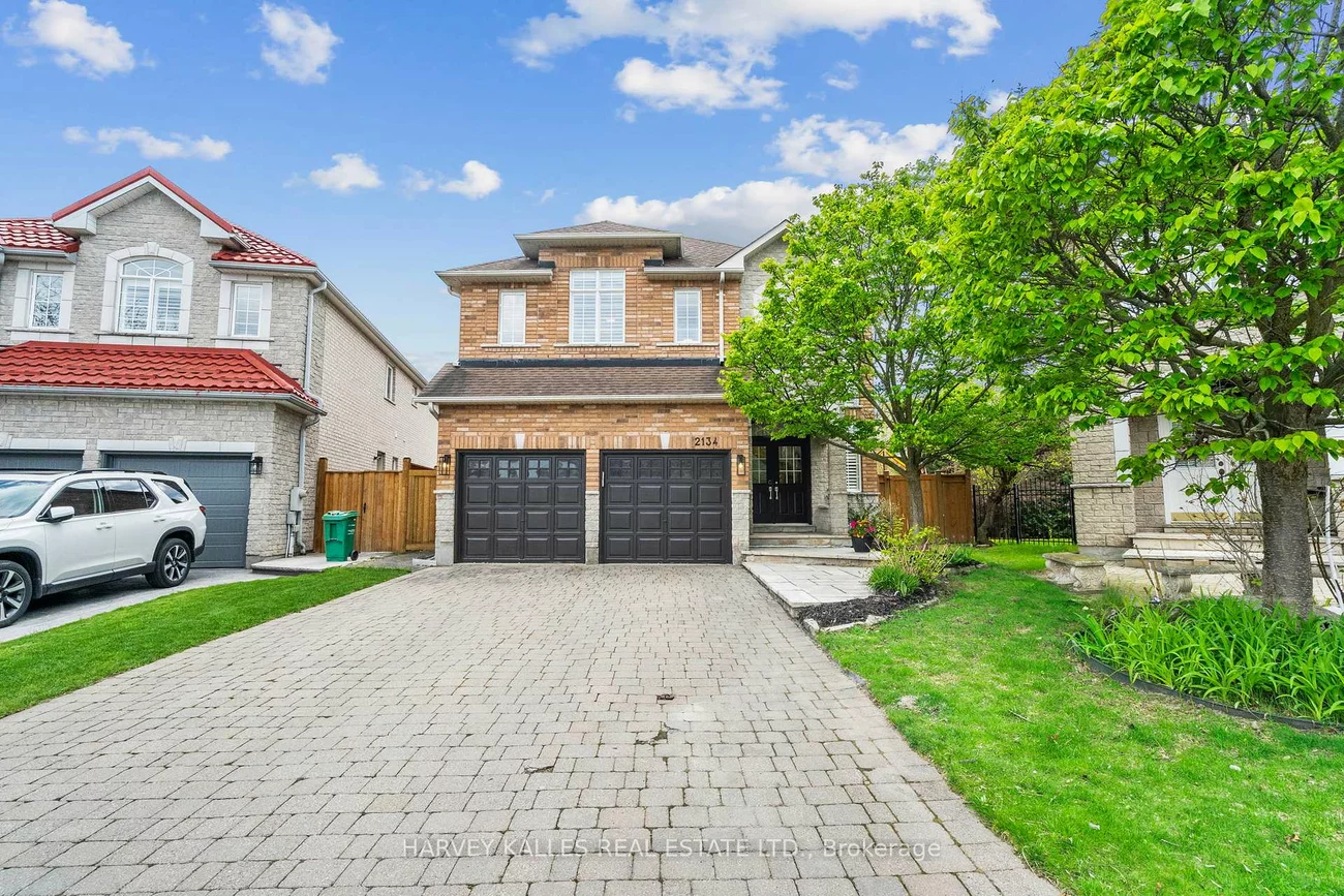 2134, Danube, Sheridan, Mississauga