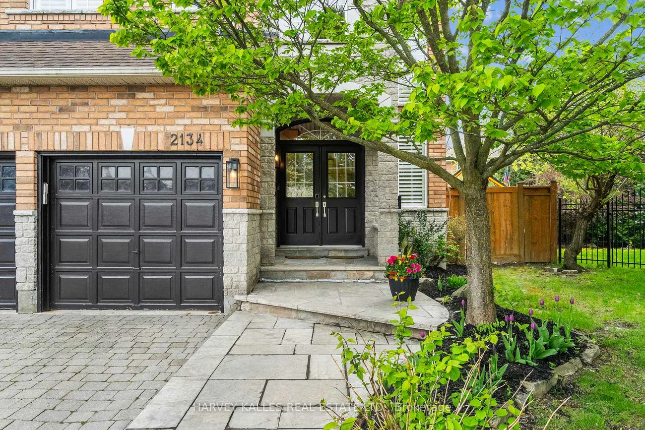 2134, Danube, Sheridan, Mississauga