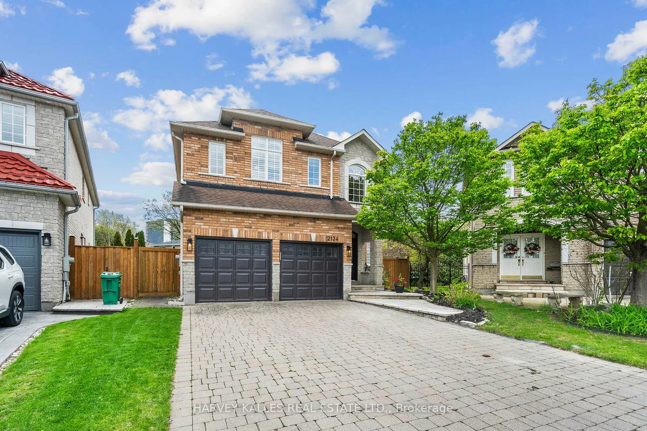 2134, Danube, Sheridan, Mississauga
