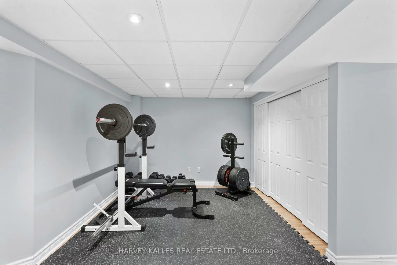 2134, Danube, Sheridan, Mississauga