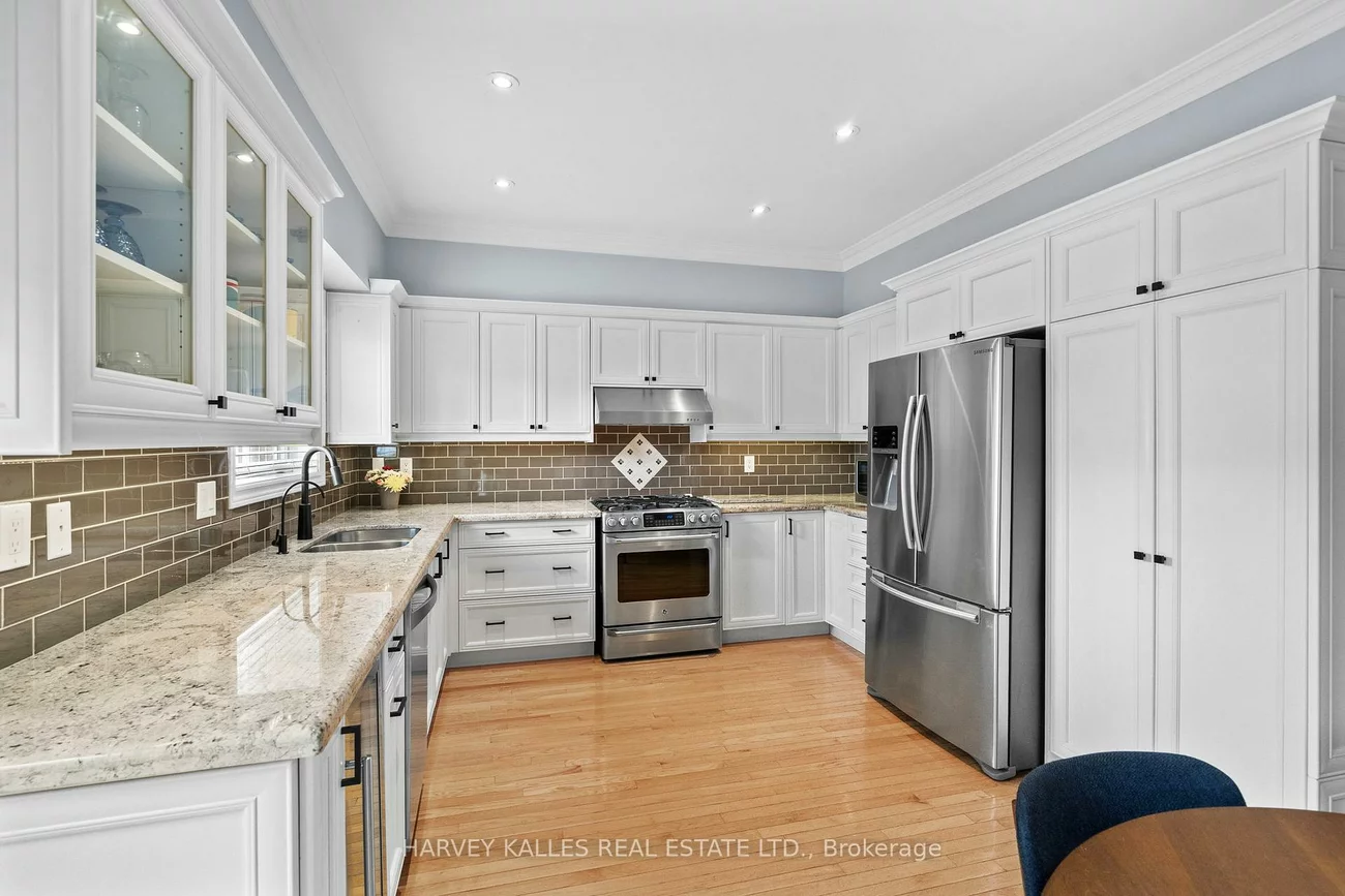 2134, Danube, Sheridan, Mississauga