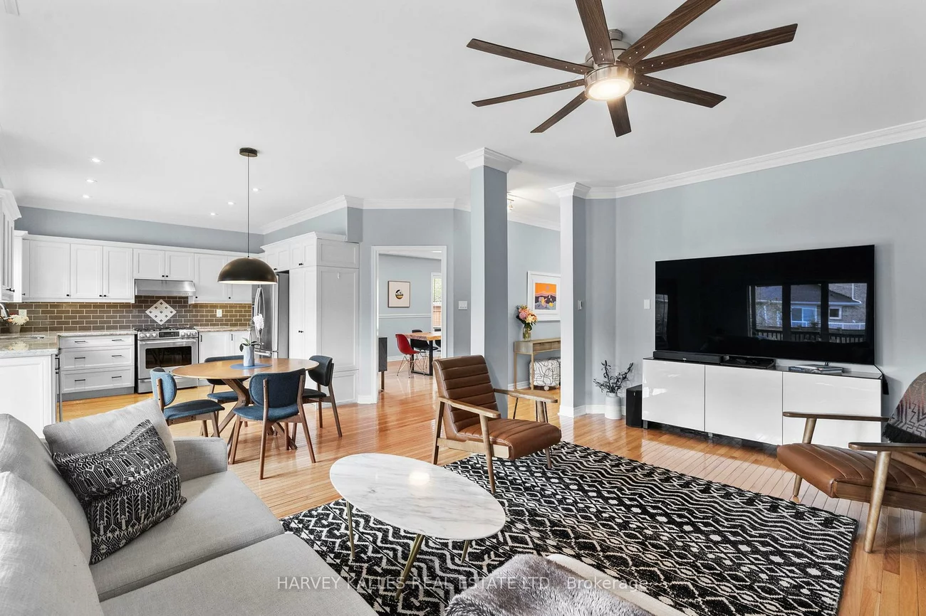 2134, Danube, Sheridan, Mississauga