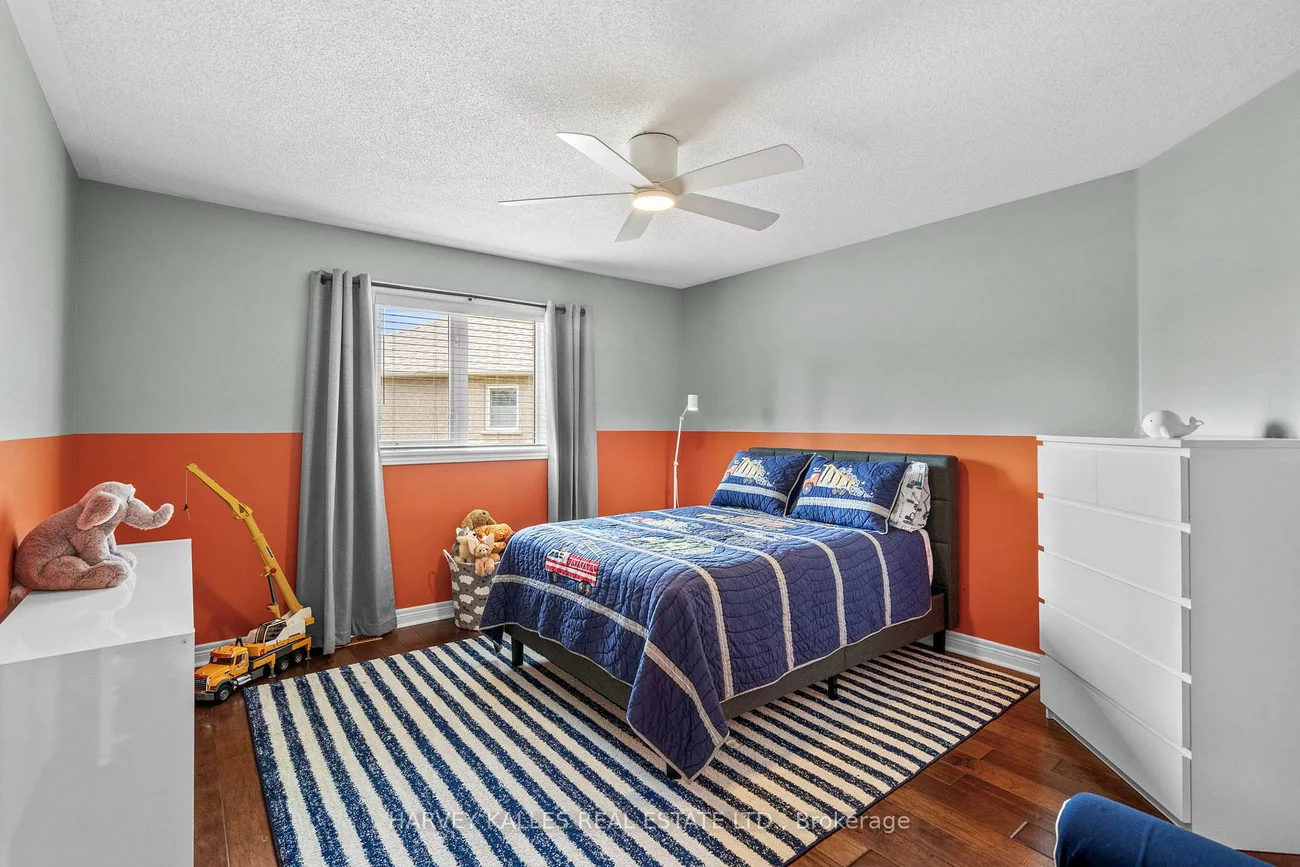 2134, Danube, Sheridan, Mississauga