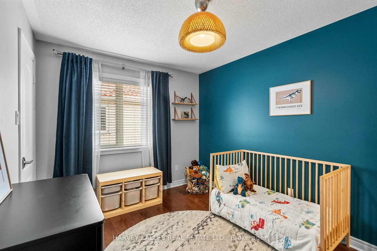 2134, Danube, Sheridan, Mississauga
