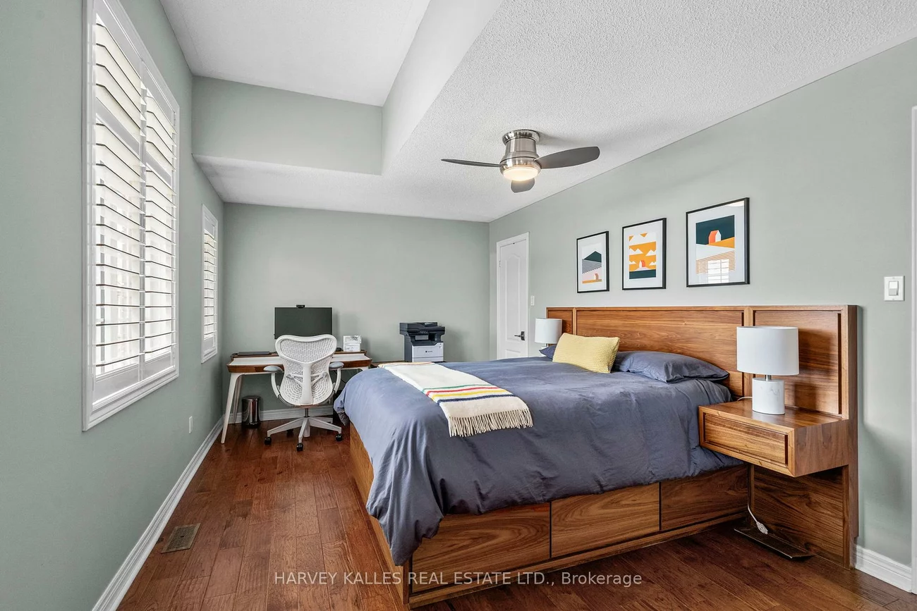 2134, Danube, Sheridan, Mississauga