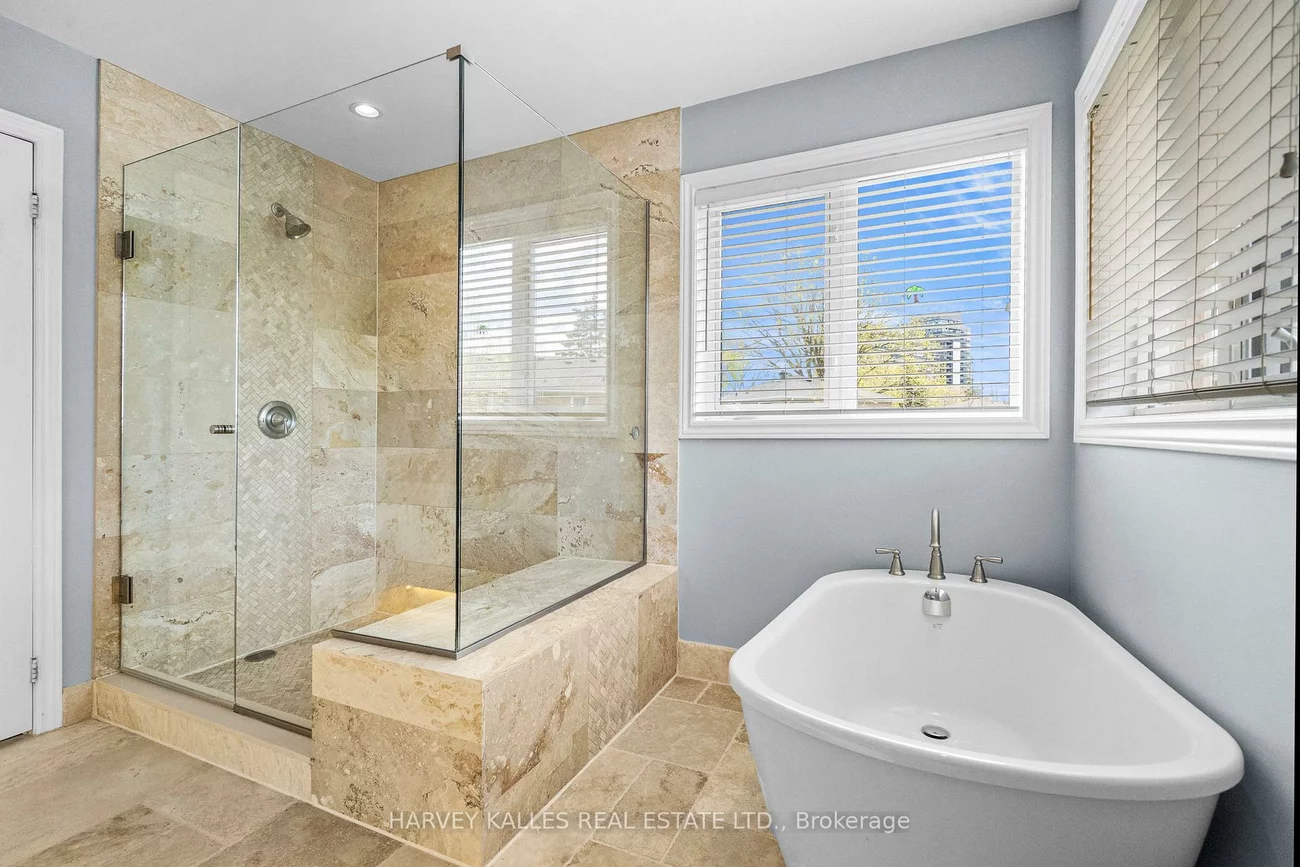 2134, Danube, Sheridan, Mississauga