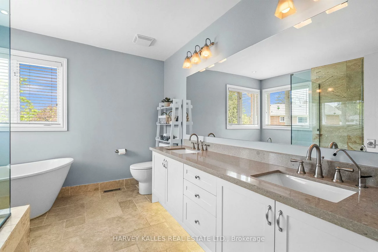 2134, Danube, Sheridan, Mississauga