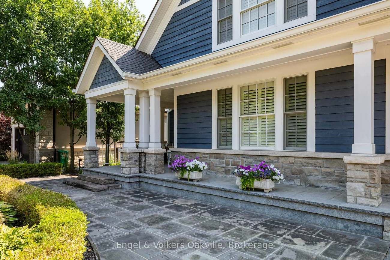 1182, Streambank, Lorne Park, Mississauga