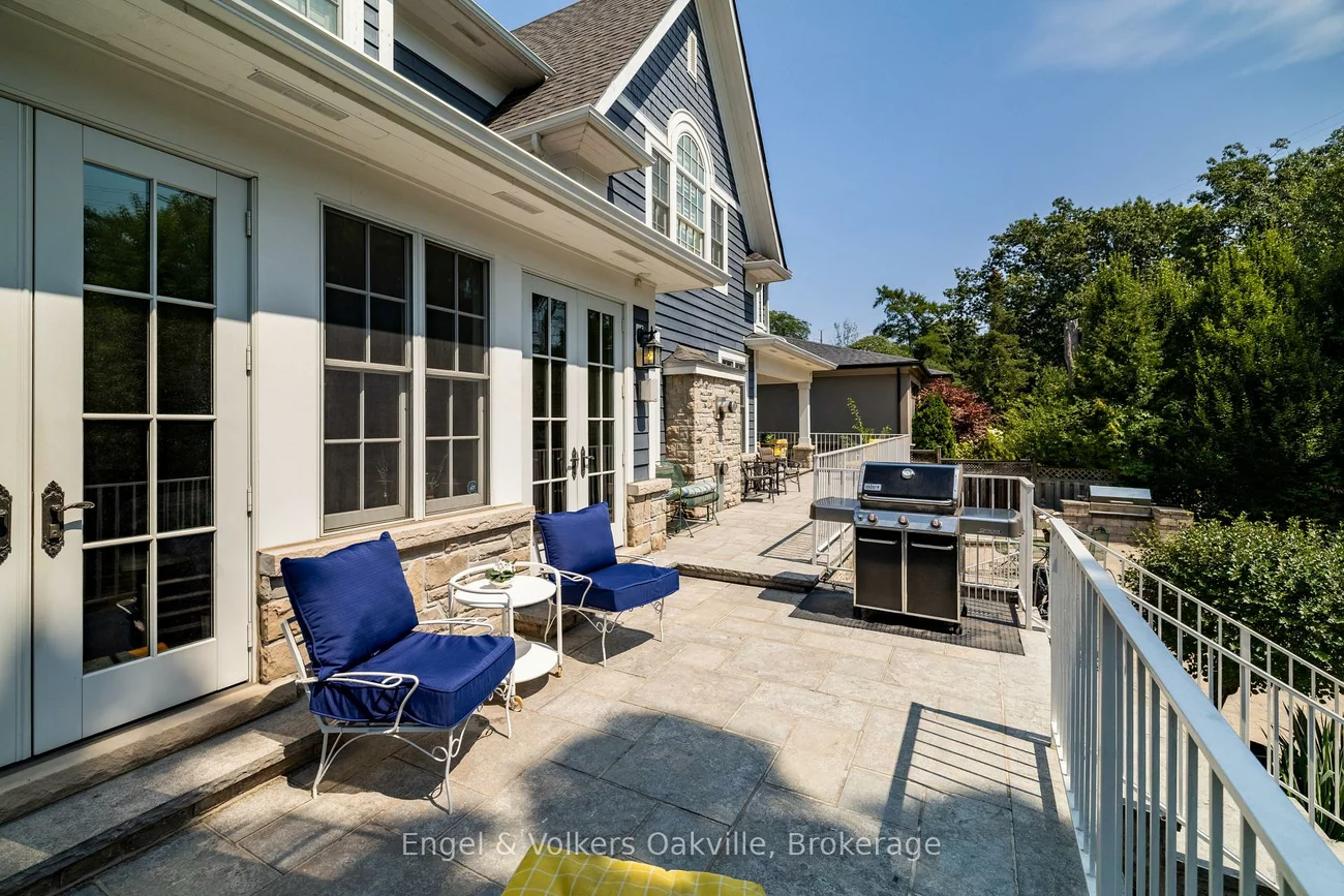 1182, Streambank, Lorne Park, Mississauga