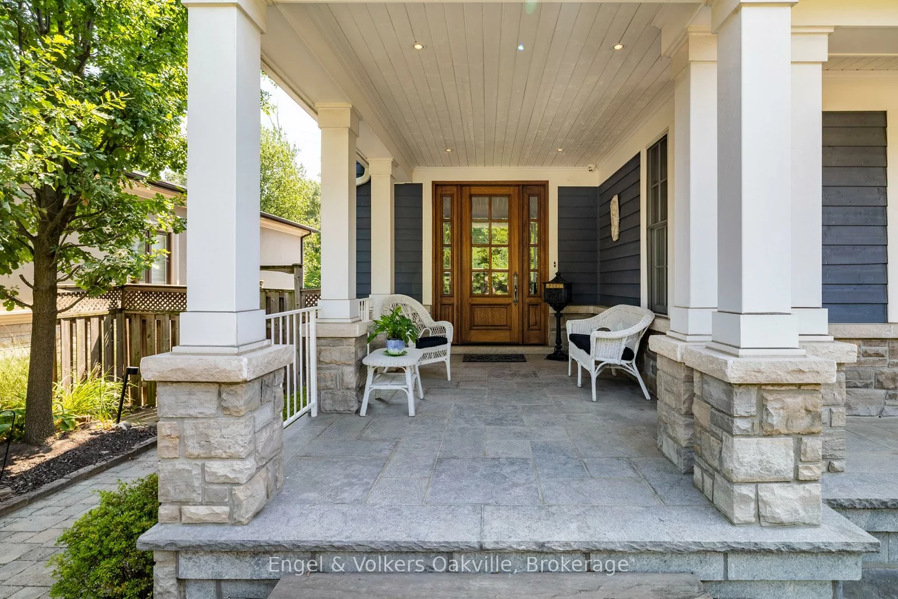1182, Streambank, Lorne Park, Mississauga