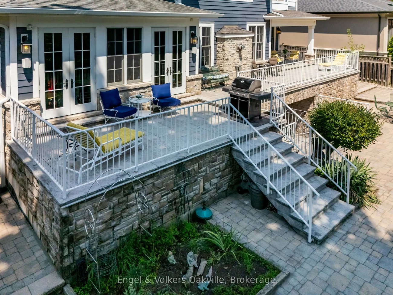 1182, Streambank, Lorne Park, Mississauga