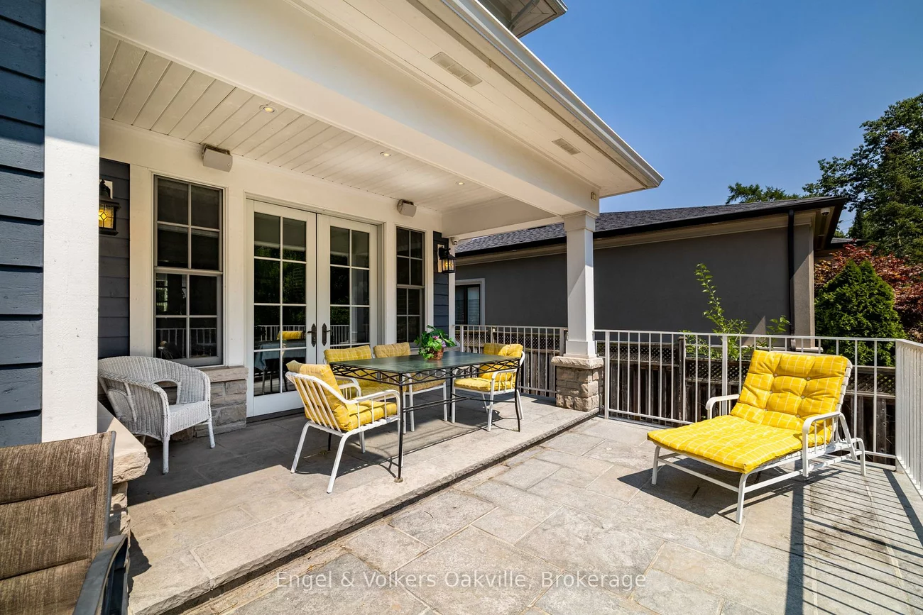 1182, Streambank, Lorne Park, Mississauga