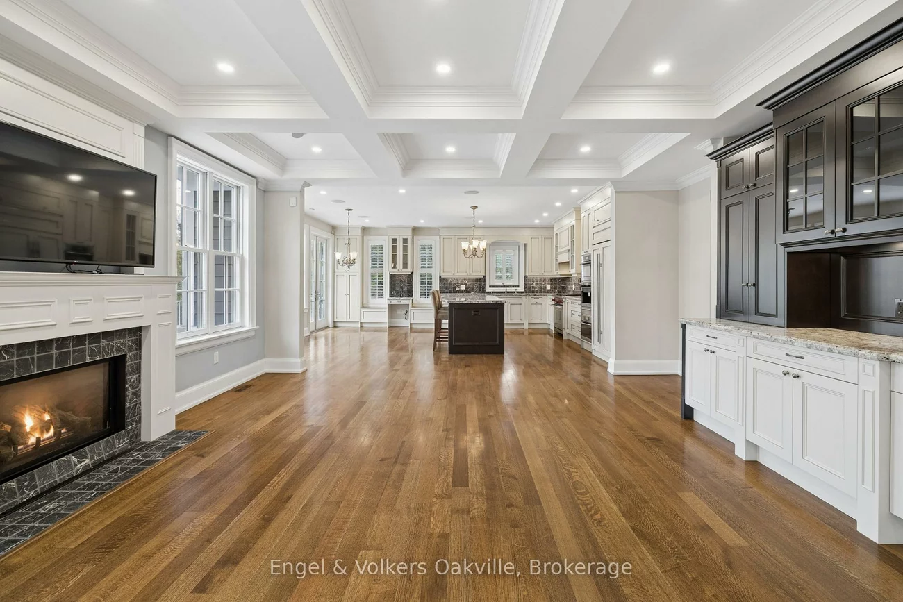1182, Streambank, Lorne Park, Mississauga
