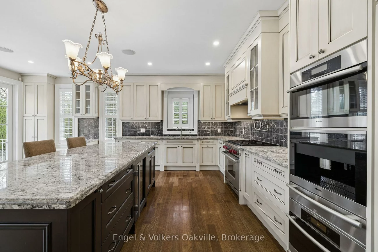 1182, Streambank, Lorne Park, Mississauga
