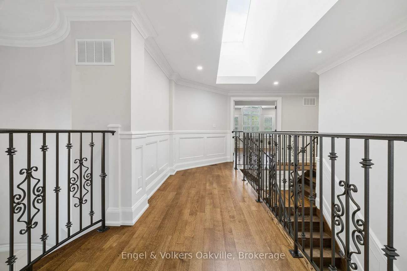 1182, Streambank, Lorne Park, Mississauga