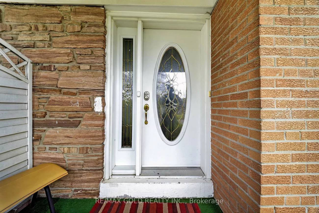 3289, Victory, Malton, Mississauga