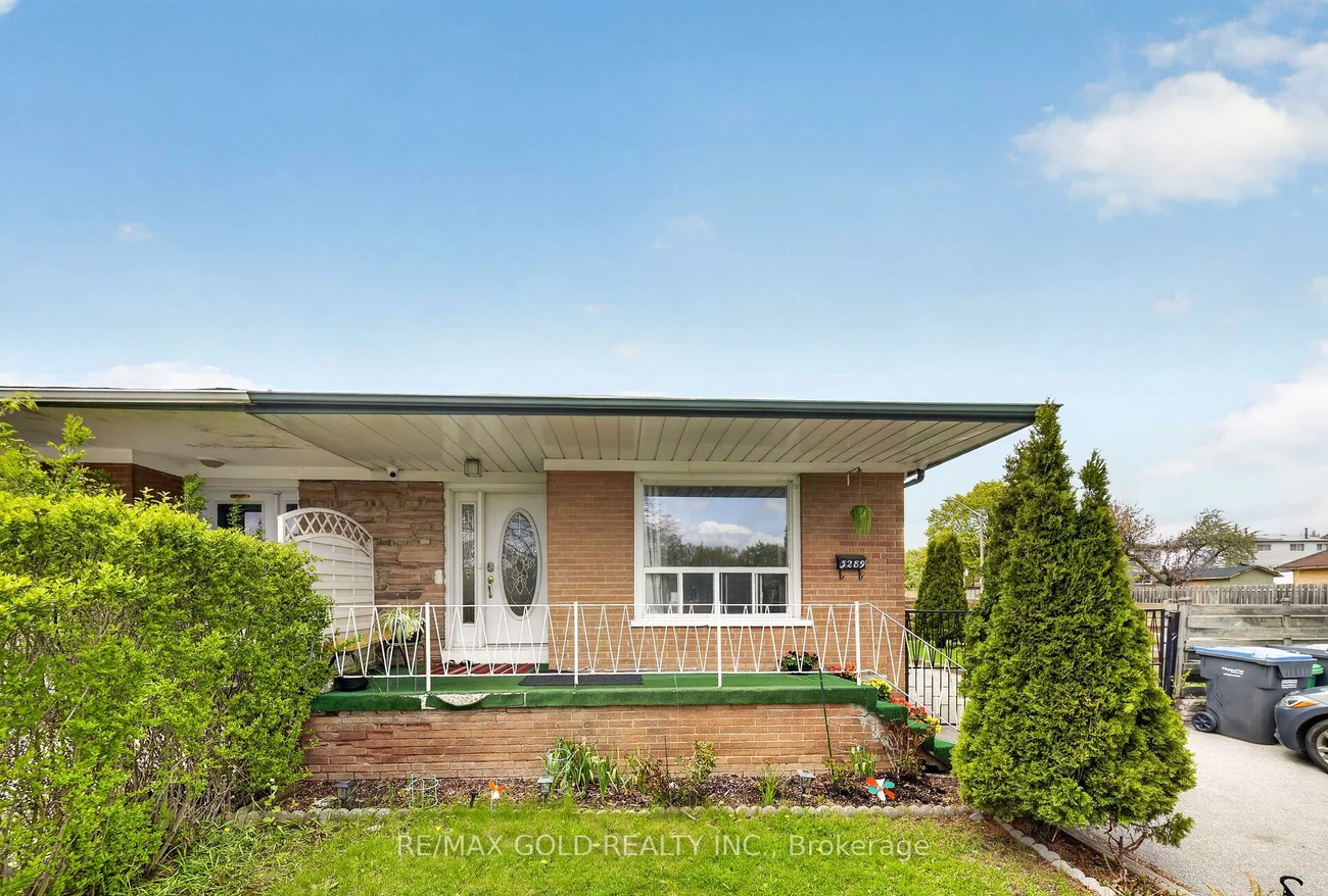 3289, Victory, Malton, Mississauga