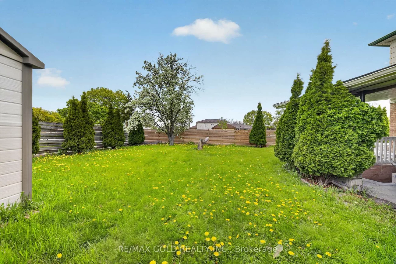 3289, Victory, Malton, Mississauga