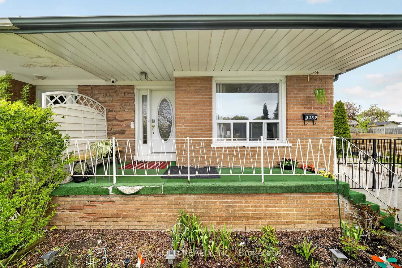 3289, Victory, Malton, Mississauga