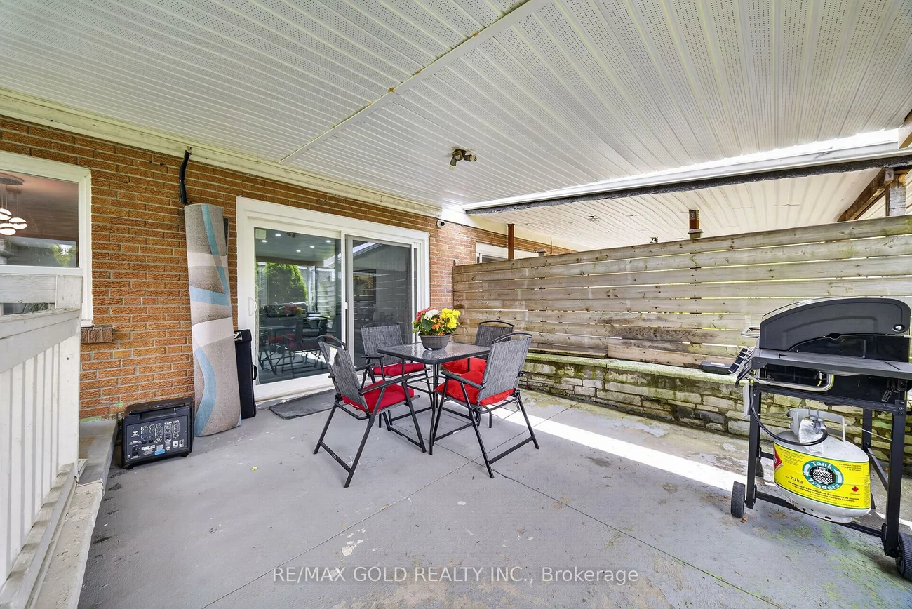 3289, Victory, Malton, Mississauga