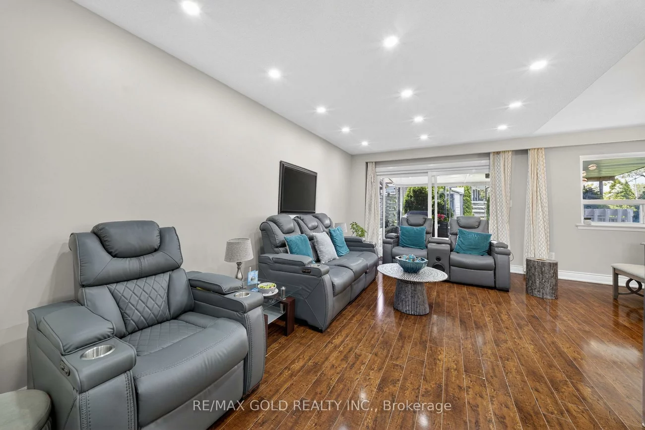 3289, Victory, Malton, Mississauga