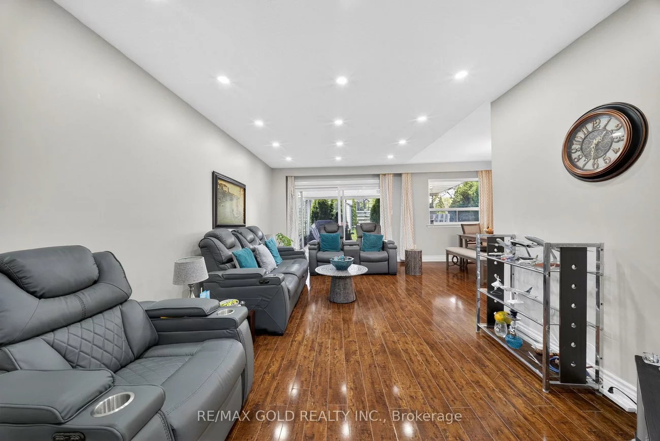 3289, Victory, Malton, Mississauga