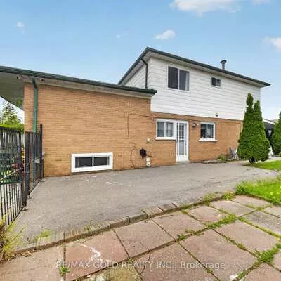 3289, Victory, Malton, Mississauga