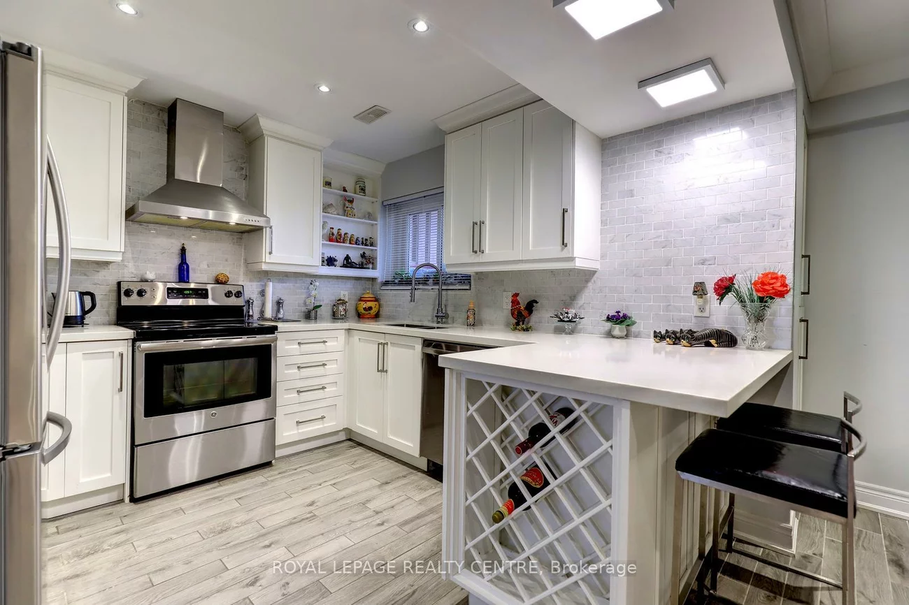 1296, Woodhill, Lakeview, Mississauga