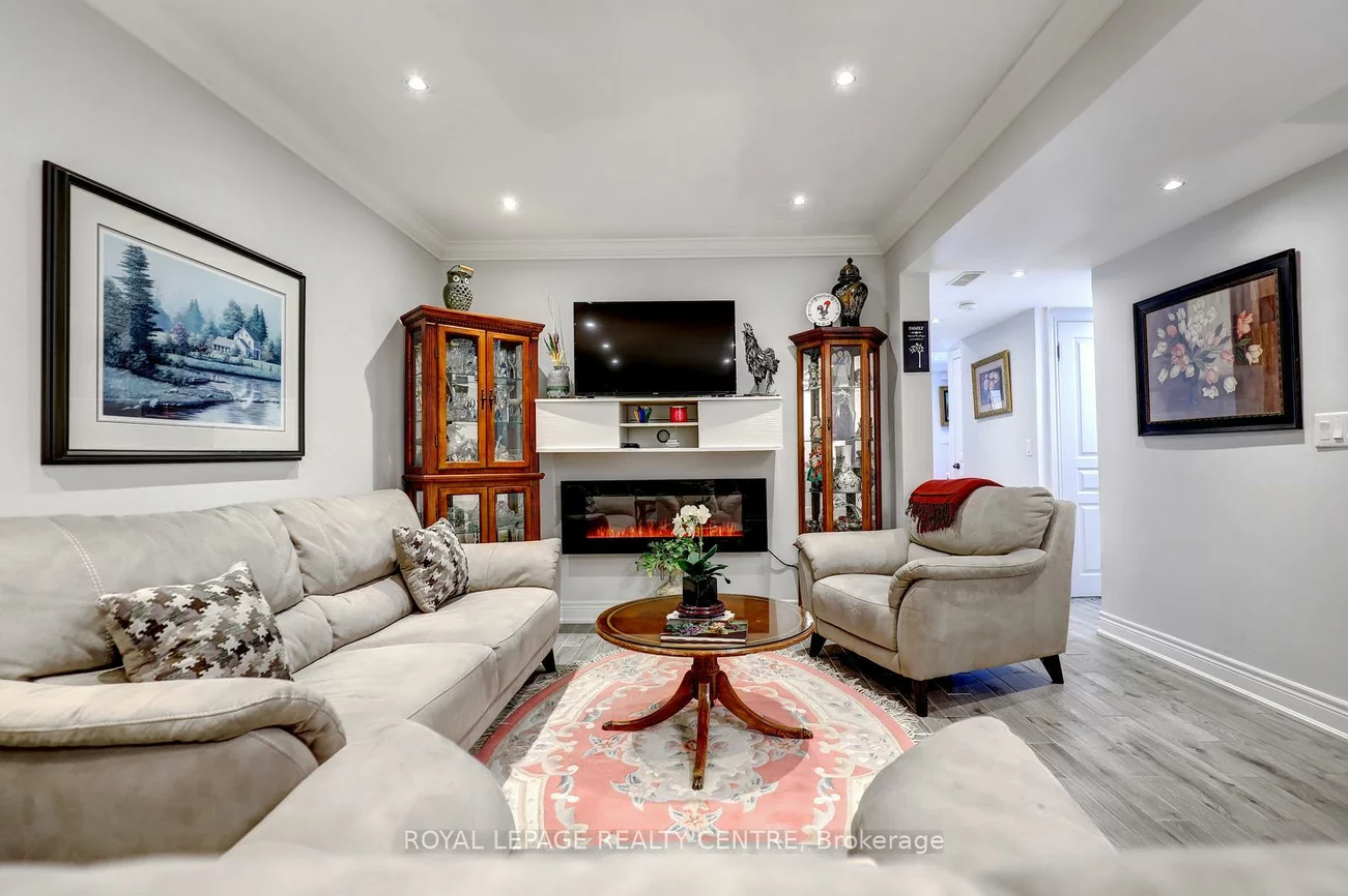 1296, Woodhill, Lakeview, Mississauga