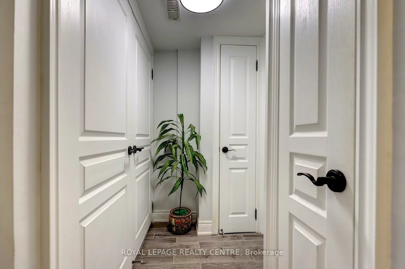 1296, Woodhill, Lakeview, Mississauga