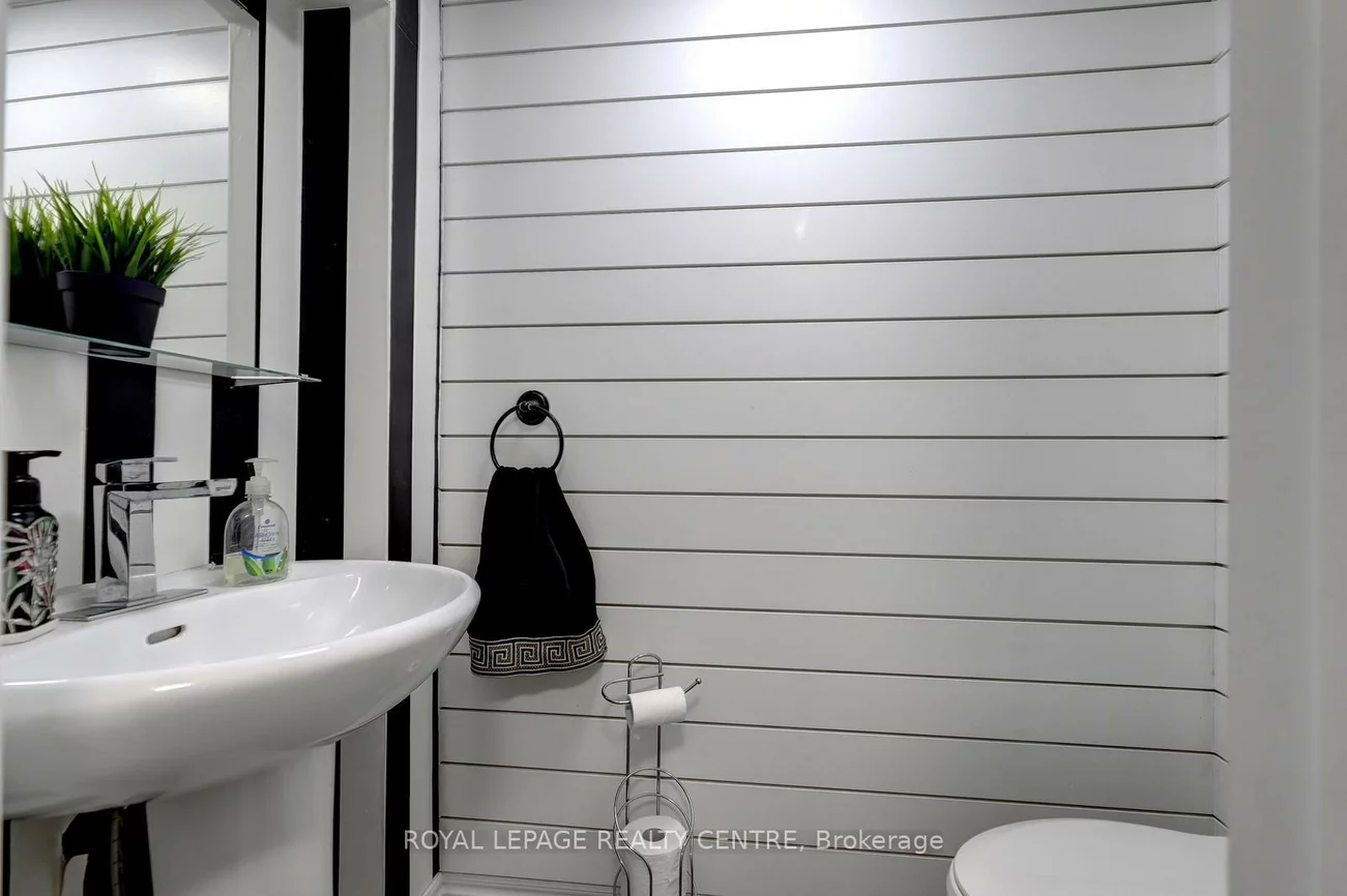 1296, Woodhill, Lakeview, Mississauga