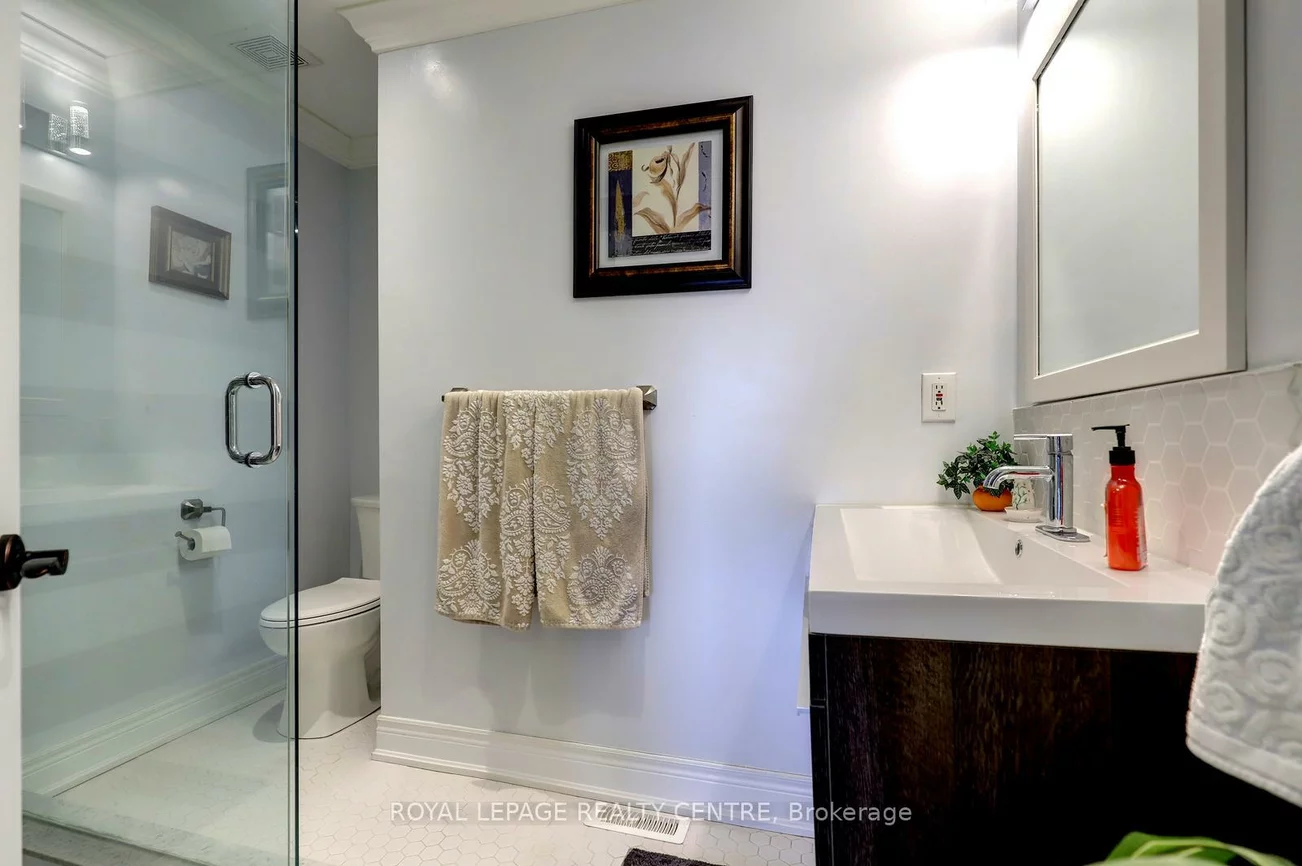 1296, Woodhill, Lakeview, Mississauga