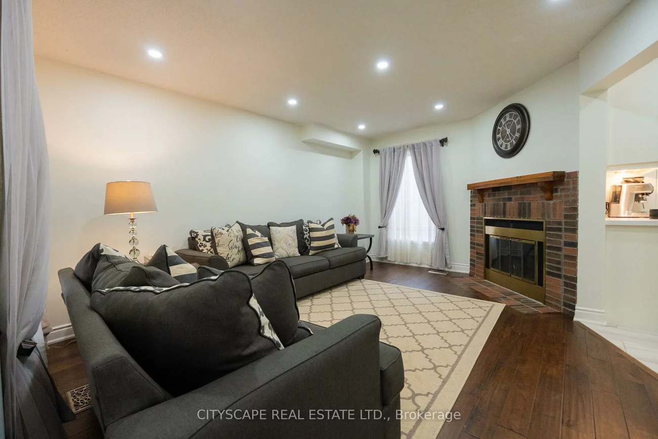 3912, Rushton, Erin Mills, Mississauga