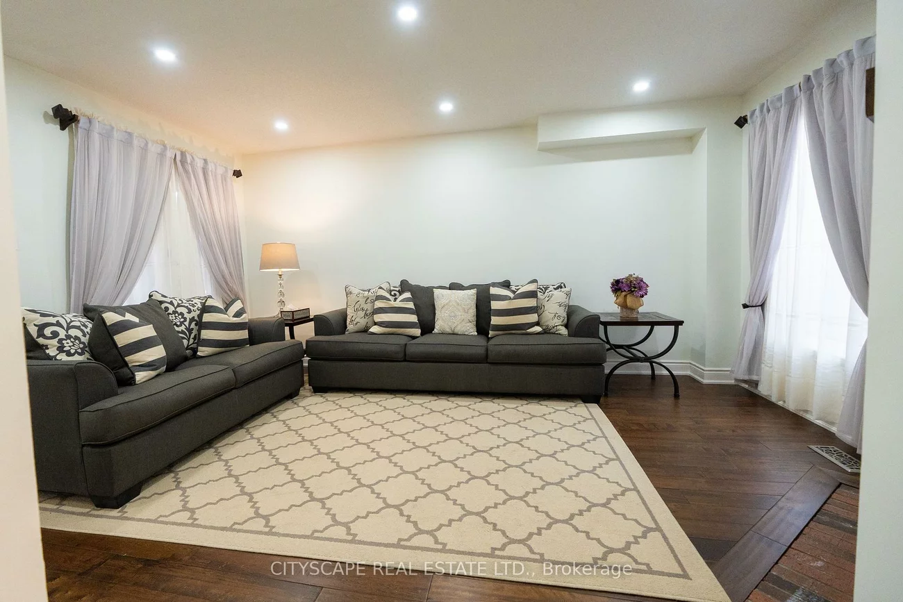 3912, Rushton, Erin Mills, Mississauga