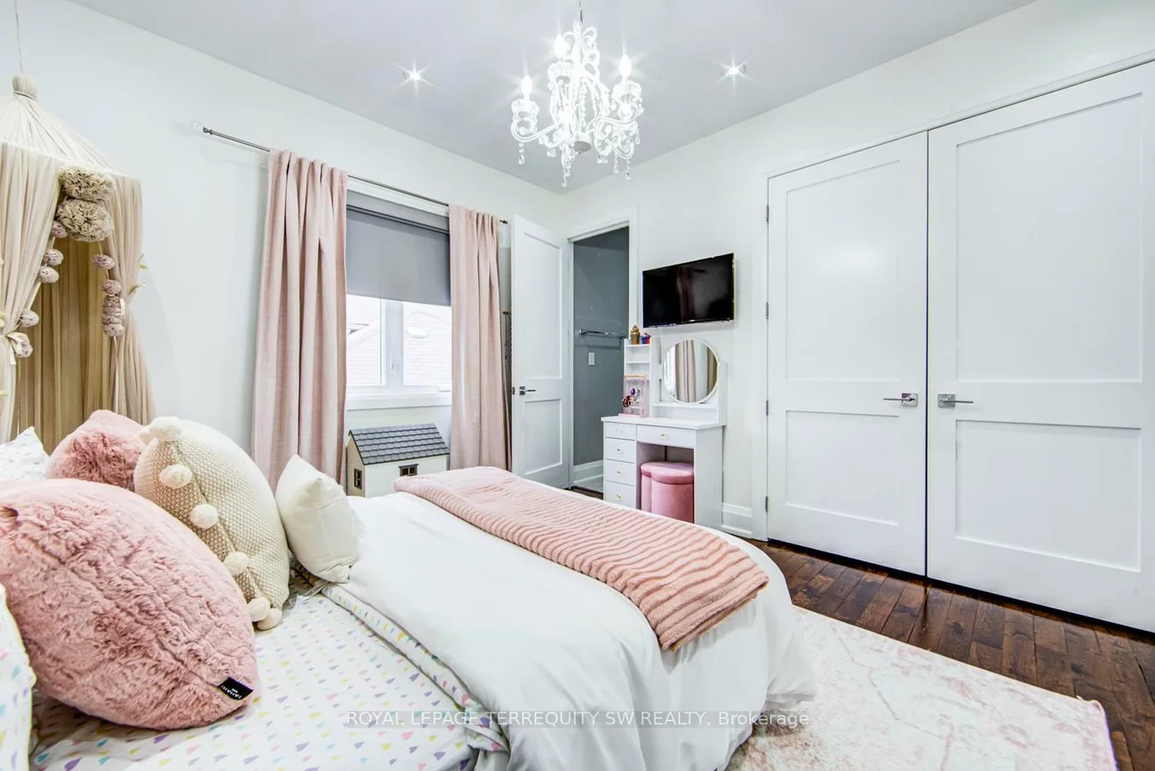 888, Fourth, Lakeview, Mississauga