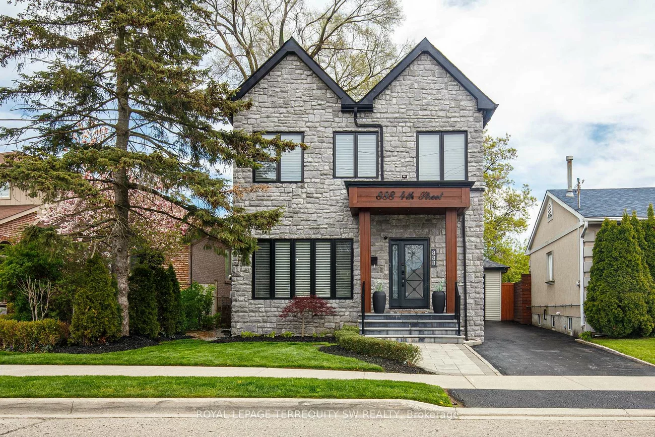 888, Fourth, Lakeview, Mississauga