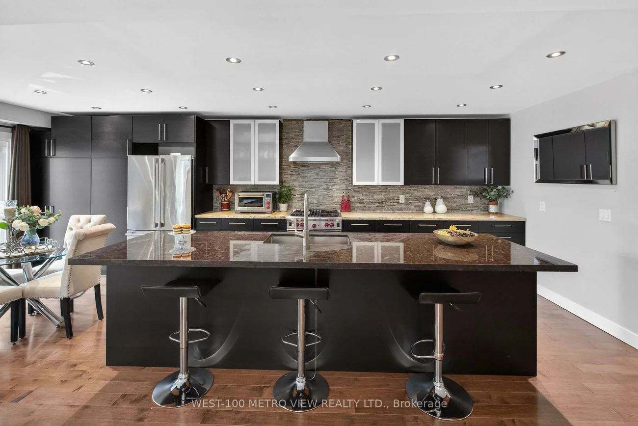5002, Willowood, Hurontario, Mississauga