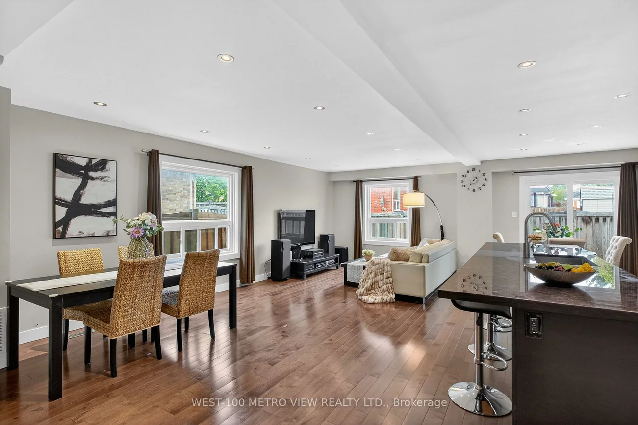 5002, Willowood, Hurontario, Mississauga