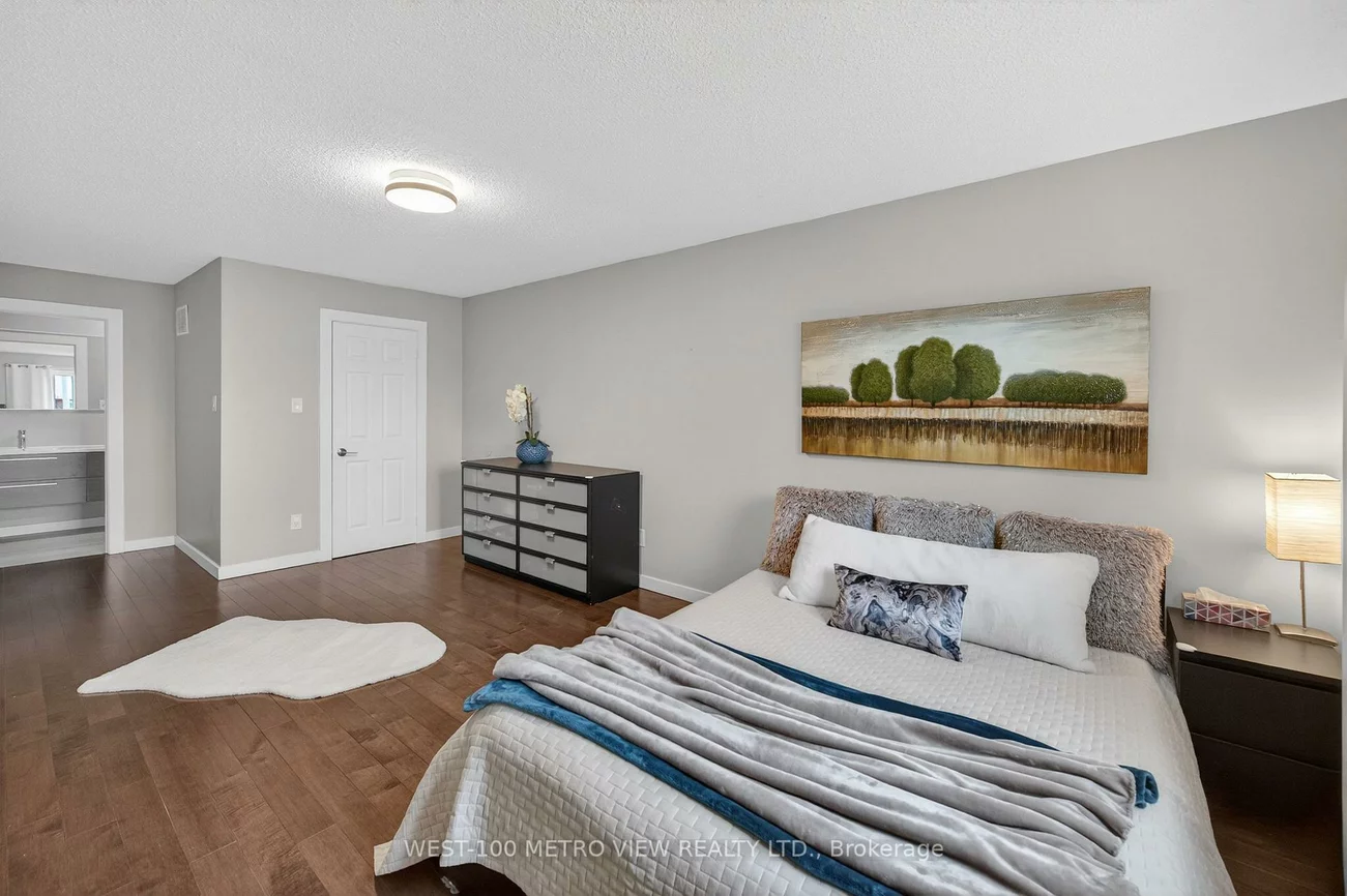 5002, Willowood, Hurontario, Mississauga