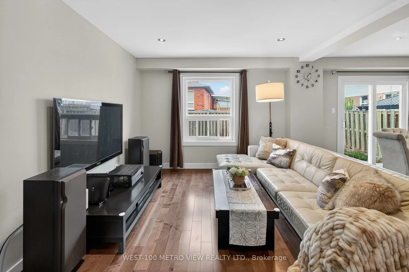 5002, Willowood, Hurontario, Mississauga