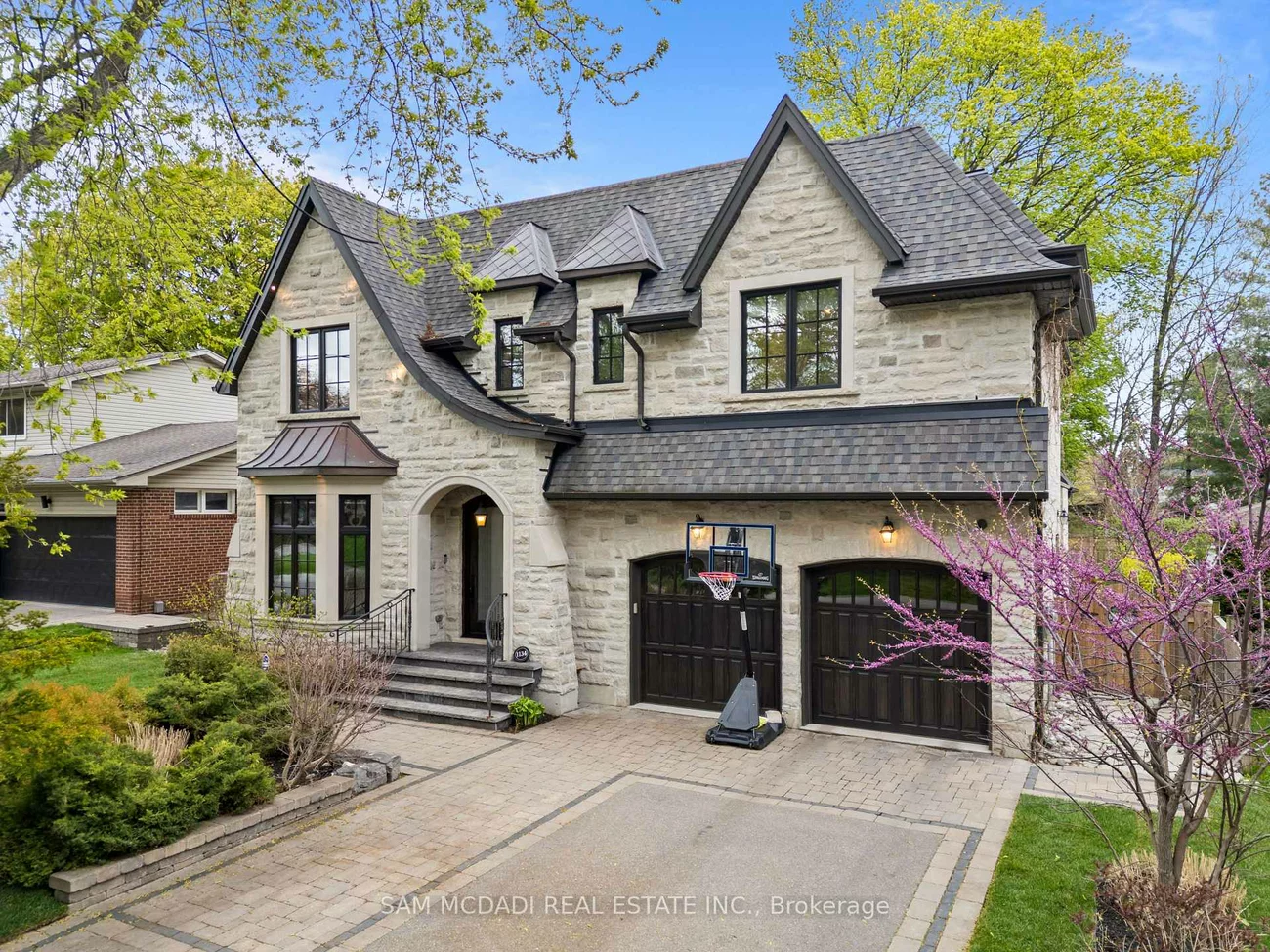 1134, Welwyn, Clarkson, Mississauga
