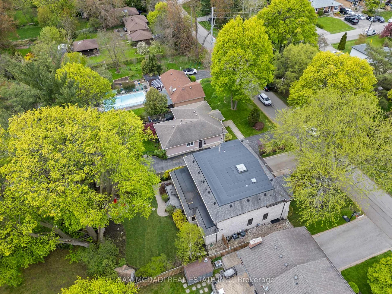 1134, Welwyn, Clarkson, Mississauga