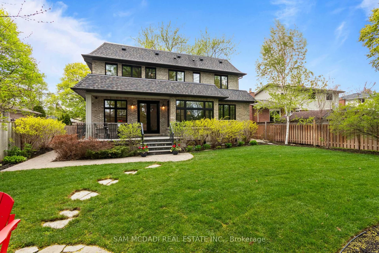 1134, Welwyn, Clarkson, Mississauga