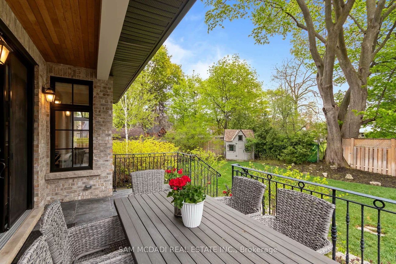 1134, Welwyn, Clarkson, Mississauga
