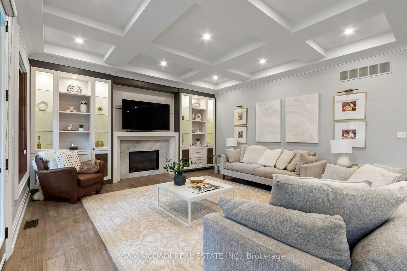 1134, Welwyn, Clarkson, Mississauga